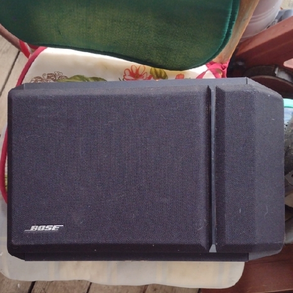 Bose Black Stereo Speaker - Picture 1 of 2